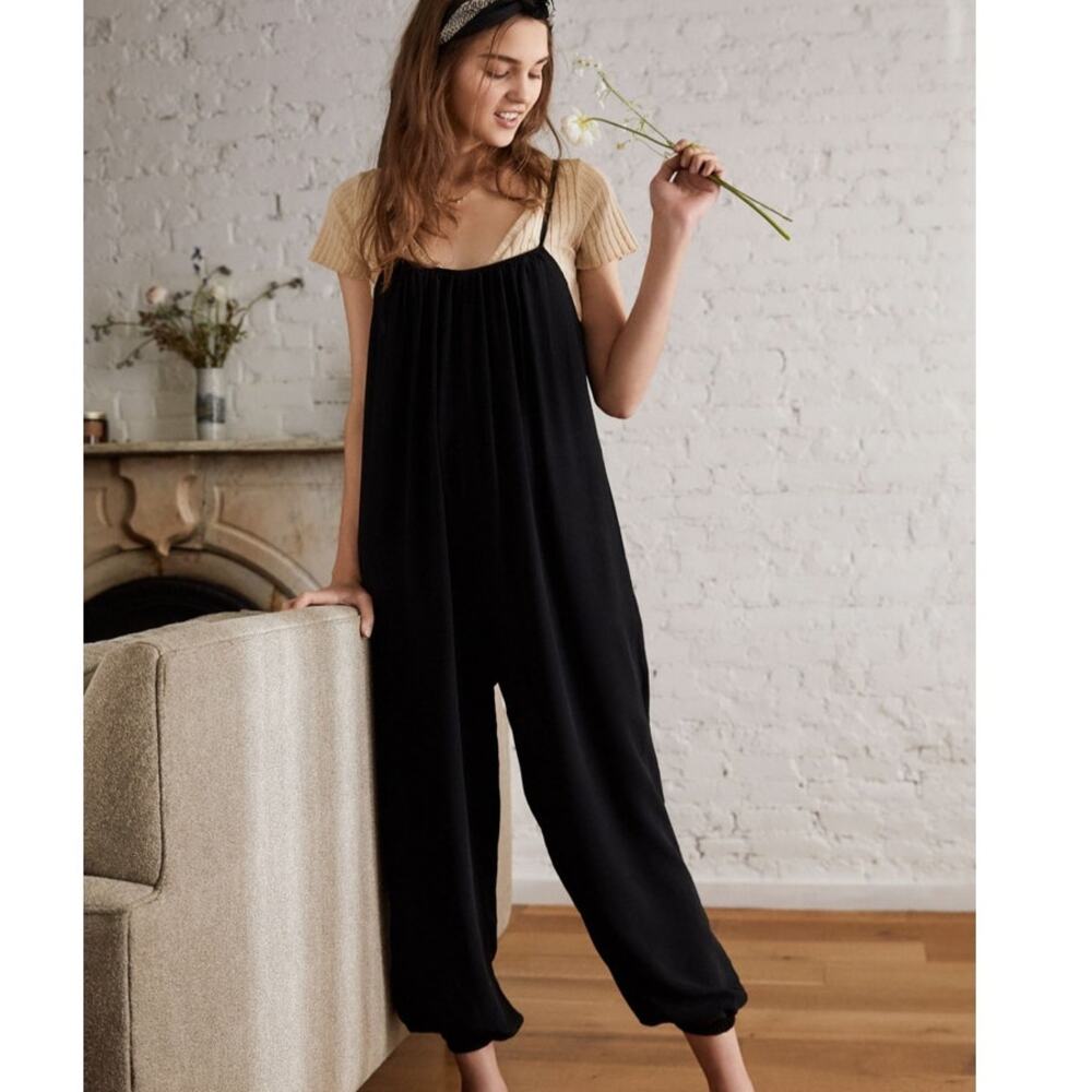 Urban Outfitters Slouchy Leg Black Jumpsuit size Small
